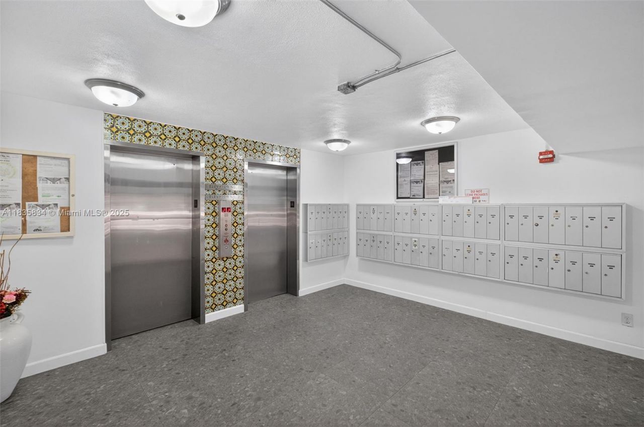 1340 Lincoln Rd, Unit 403, Miami Beach, FL 33139 Photo