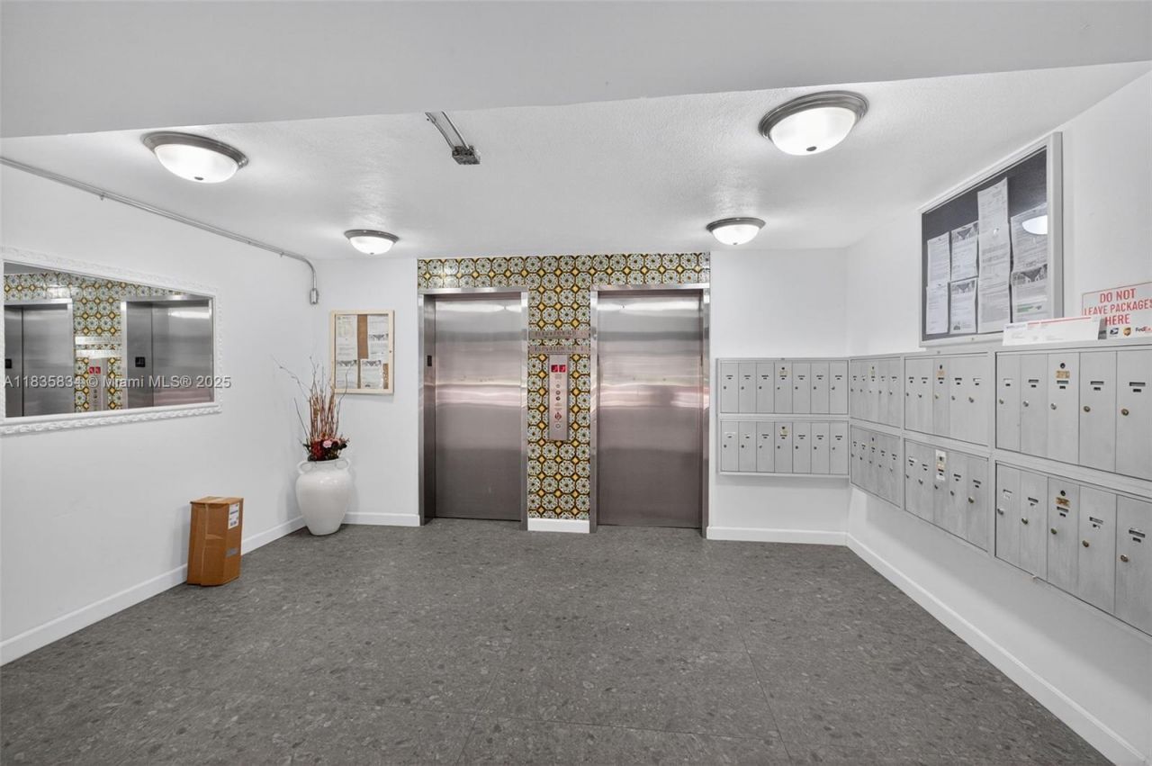 1340 Lincoln Rd, Unit 403, Miami Beach, FL 33139 Photo