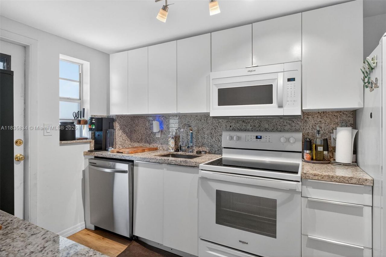 1340 Lincoln Rd, Unit 403, Miami Beach, FL 33139 Photo