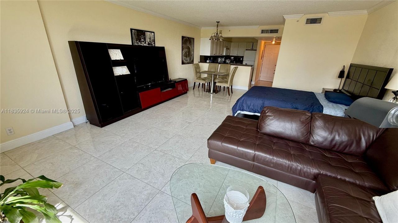 2501 S Ocean Dr, Unit 427, Hollywood, FL 33019 Photo