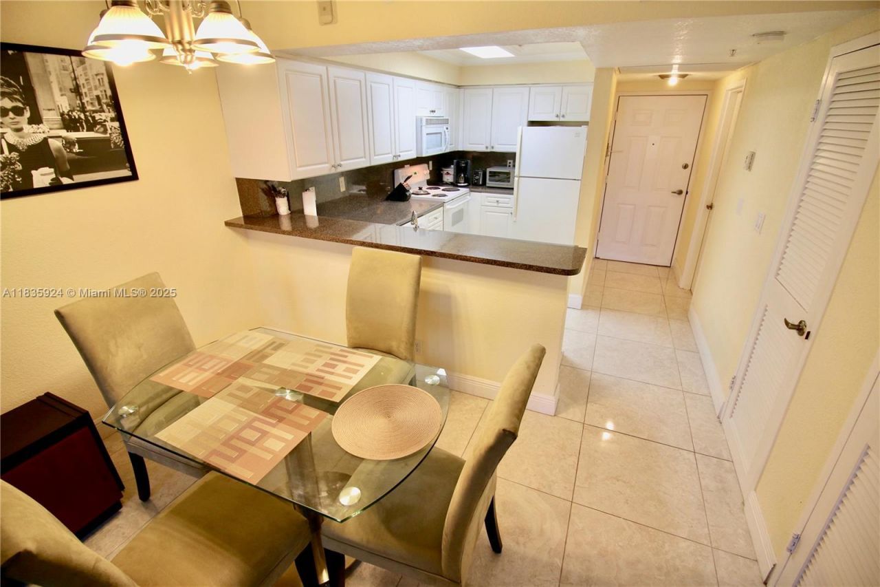 2501 S Ocean Dr, Unit 427, Hollywood, FL 33019 Photo