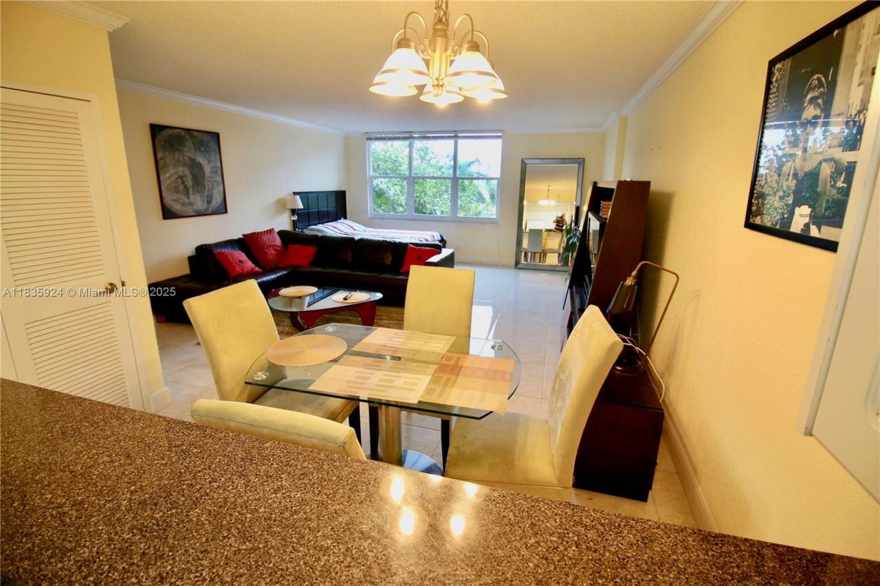 2501 S Ocean Dr, Unit 427, Hollywood, FL 33019 Photo