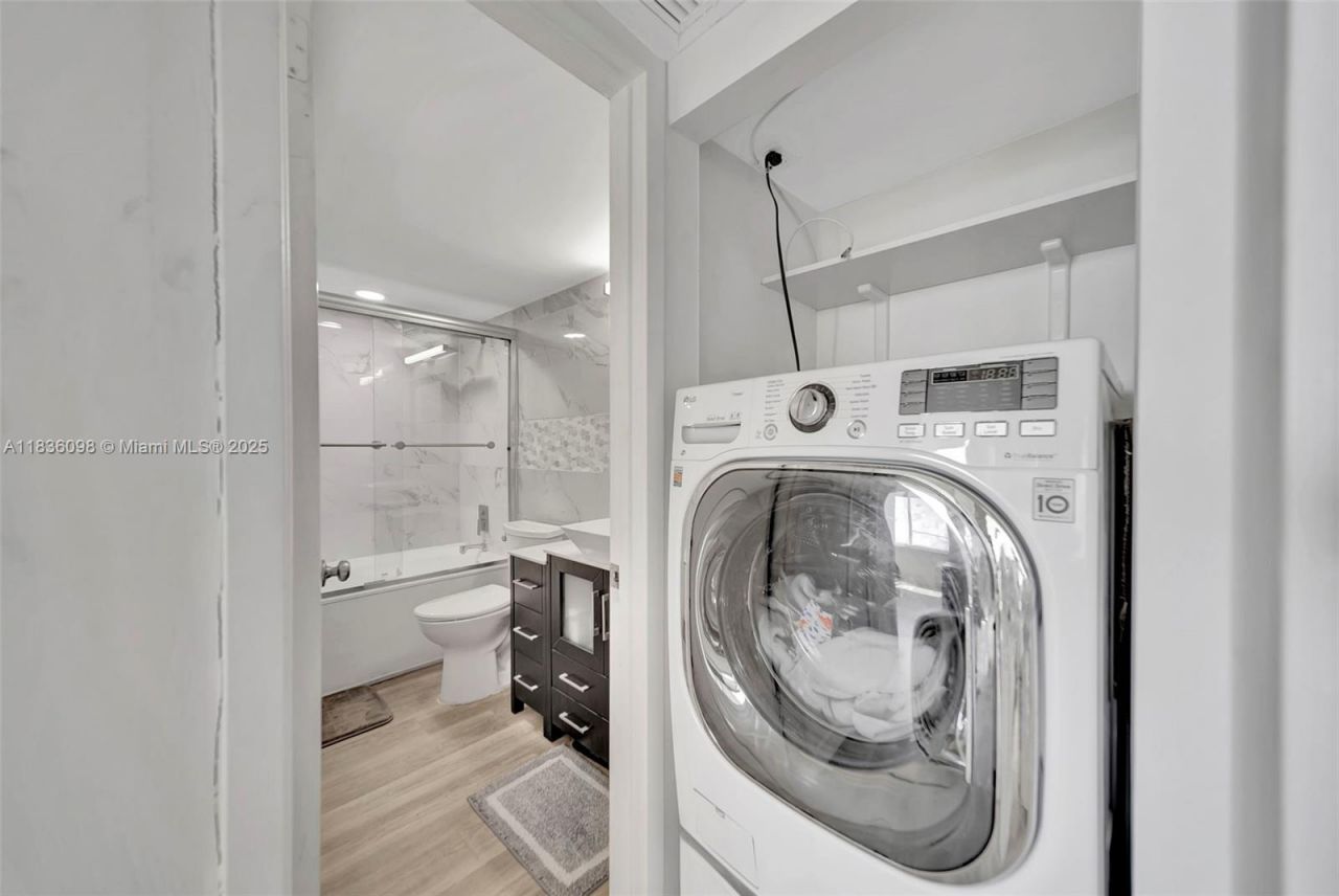 5005 Collins Ave, Unit 815, Miami Beach, FL 33140 Photo