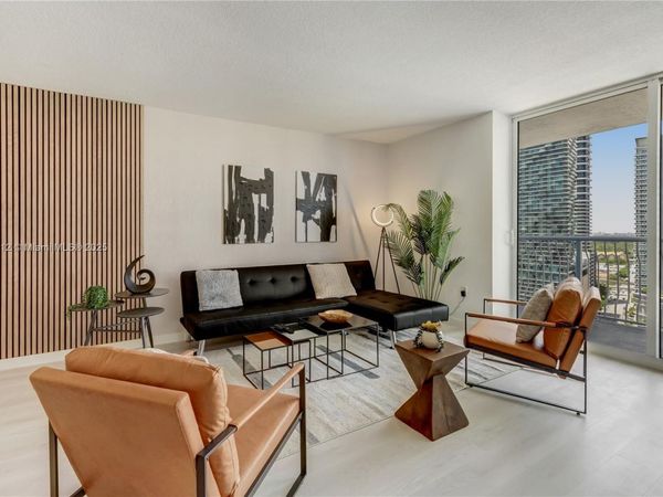 1200 Brickell Bay Dr, Unit 2424, Miami, FL 33131