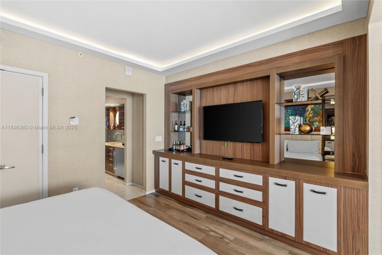 551 N Fort Lauderdale Beach Blvd, Unit R1909, Fort Lauderdale, FL 33304 Photo