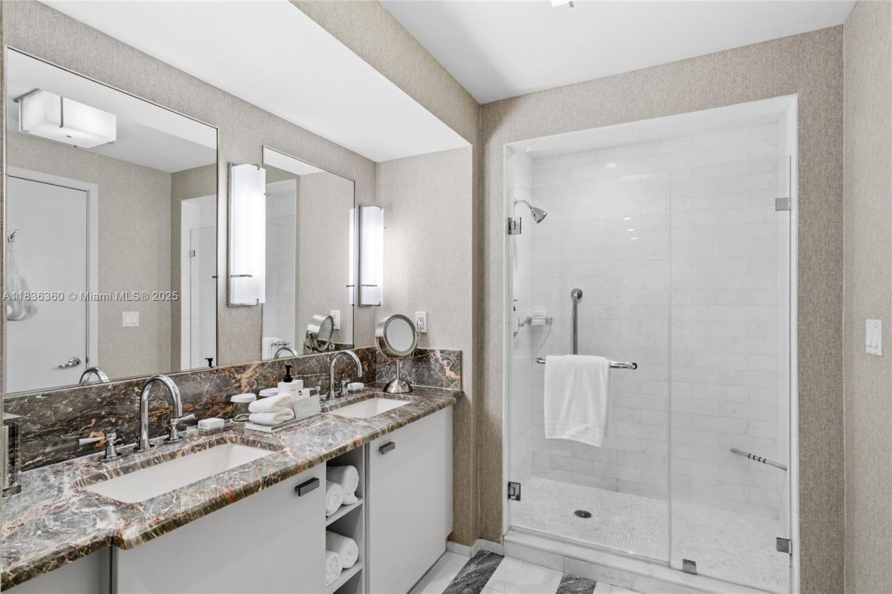 551 N Fort Lauderdale Beach Blvd, Unit R1909, Fort Lauderdale, FL 33304 Photo