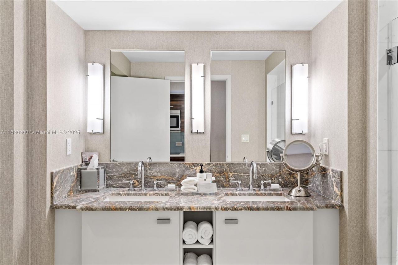 551 N Fort Lauderdale Beach Blvd, Unit R1909, Fort Lauderdale, FL 33304 Photo