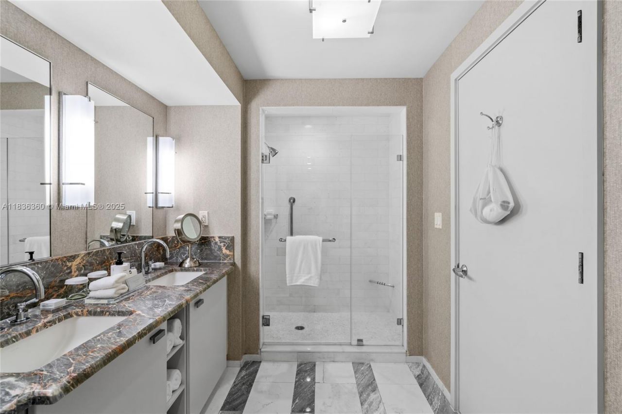 551 N Fort Lauderdale Beach Blvd, Unit R1909, Fort Lauderdale, FL 33304 Photo