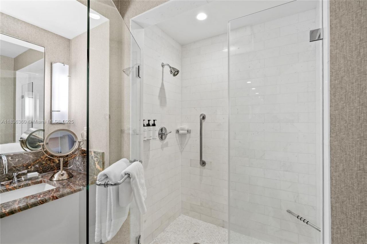 551 N Fort Lauderdale Beach Blvd, Unit R1909, Fort Lauderdale, FL 33304 Photo