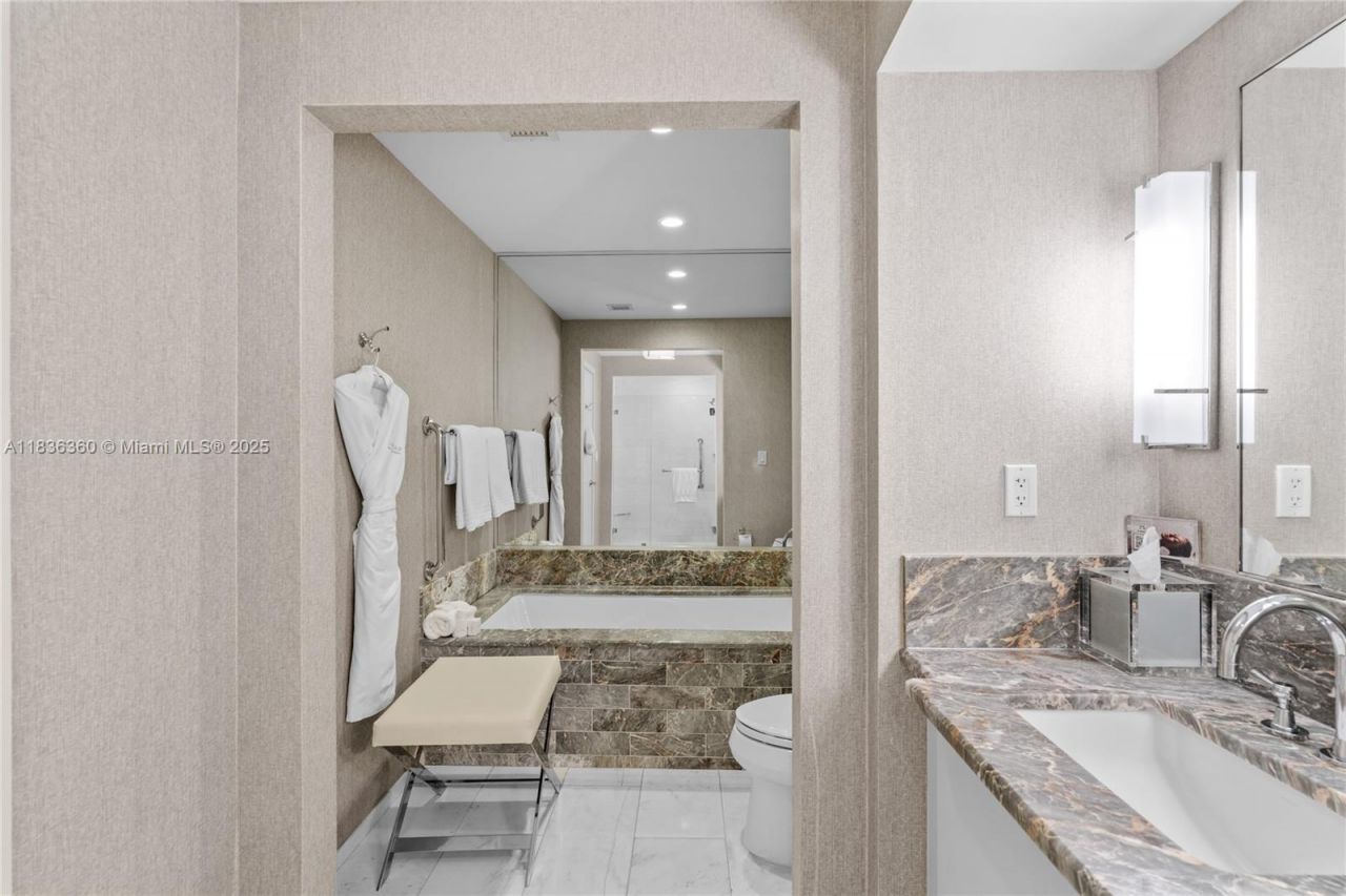 551 N Fort Lauderdale Beach Blvd, Unit R1909, Fort Lauderdale, FL 33304 Photo