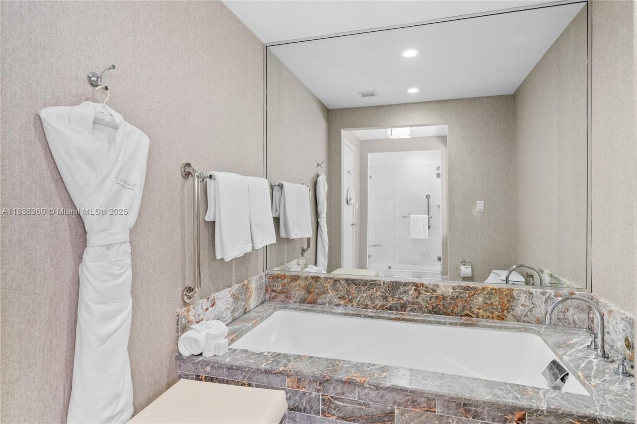 551 N Fort Lauderdale Beach Blvd, Unit R1909, Fort Lauderdale, FL 33304 Photo