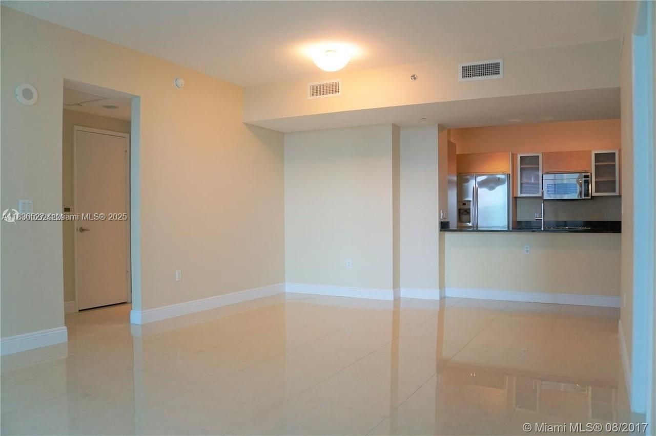 951 Brickell Ave, Unit 2405, Miami, FL 33131 Photo