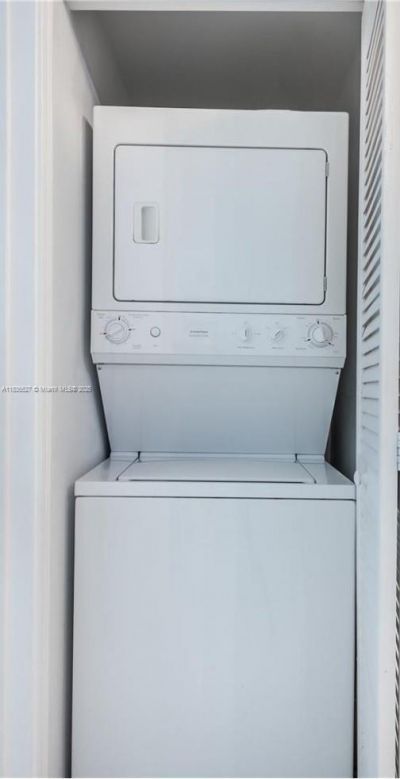 951 Brickell Ave, Unit 2405, Miami, FL 33131 Photo