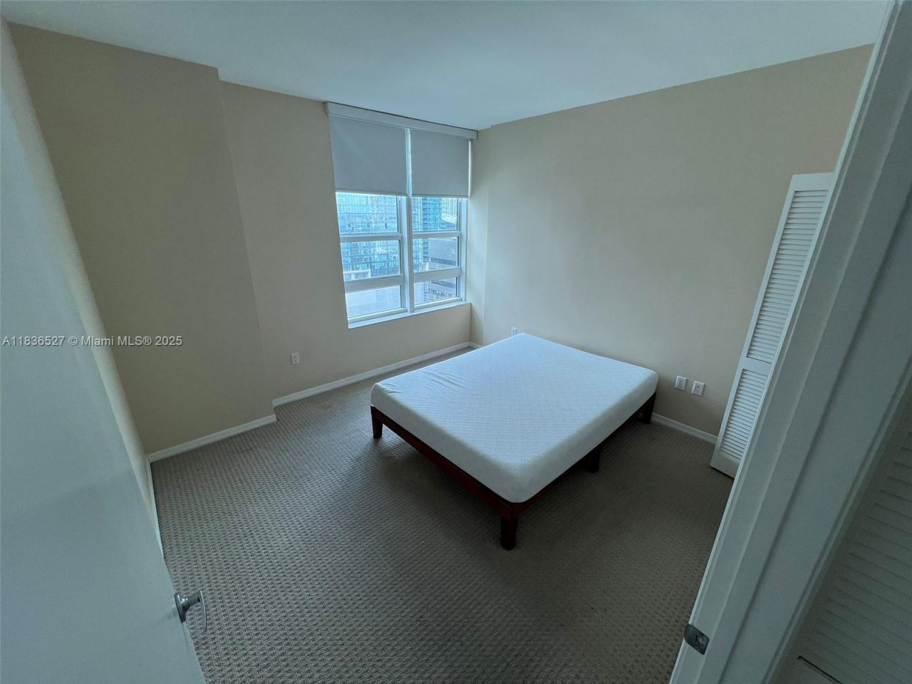 951 Brickell Ave, Unit 2405, Miami, FL 33131 Photo