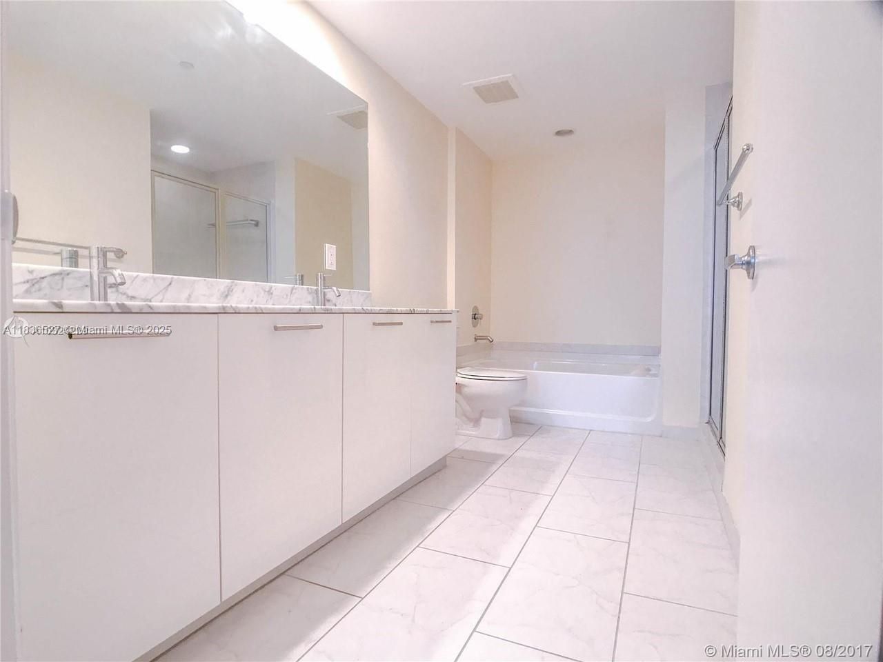 951 Brickell Ave, Unit 2405, Miami, FL 33131 Photo