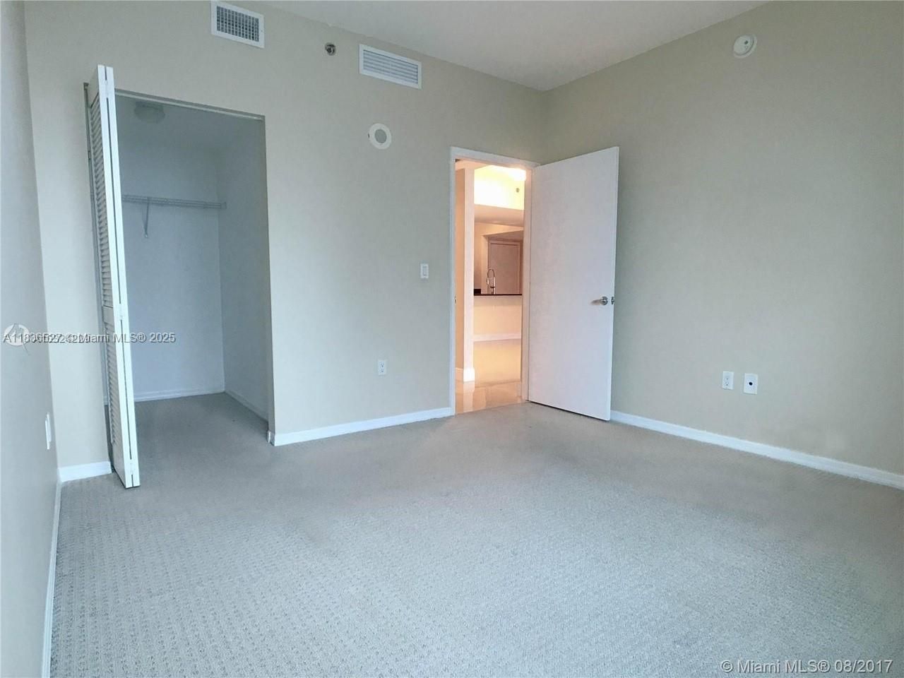 951 Brickell Ave, Unit 2405, Miami, FL 33131 Photo