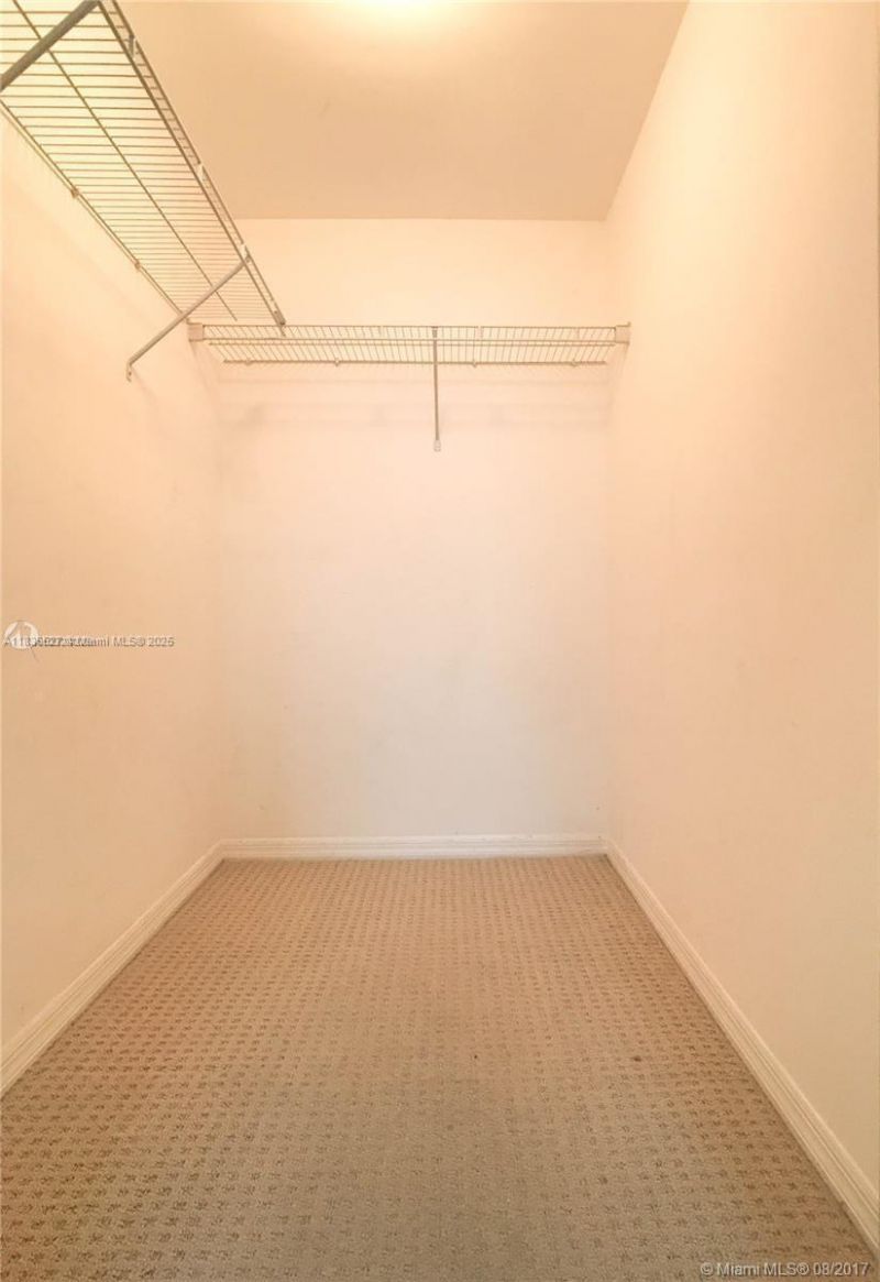 951 Brickell Ave, Unit 2405, Miami, FL 33131 Photo