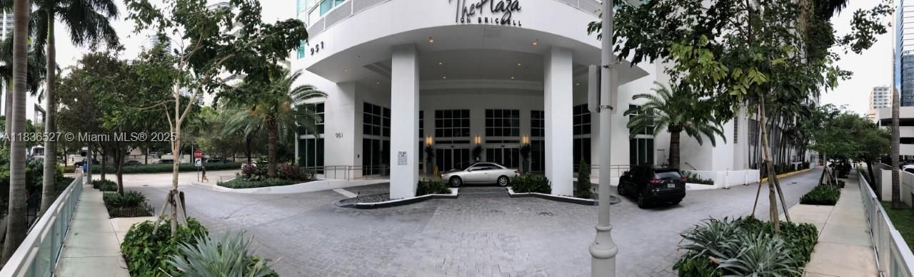 951 Brickell Ave, Unit 2405, Miami, FL 33131 Photo