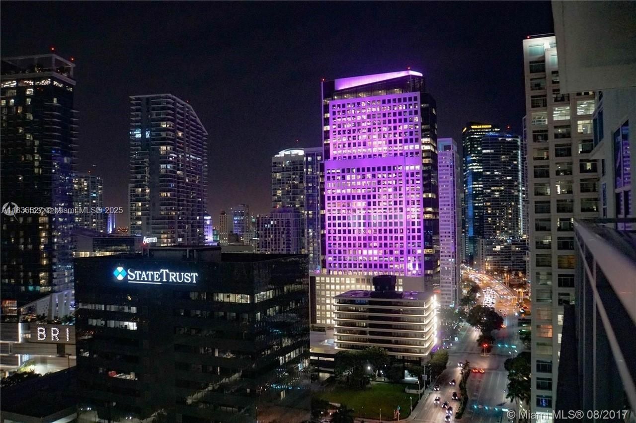 951 Brickell Ave, Unit 2405, Miami, FL 33131 Photo