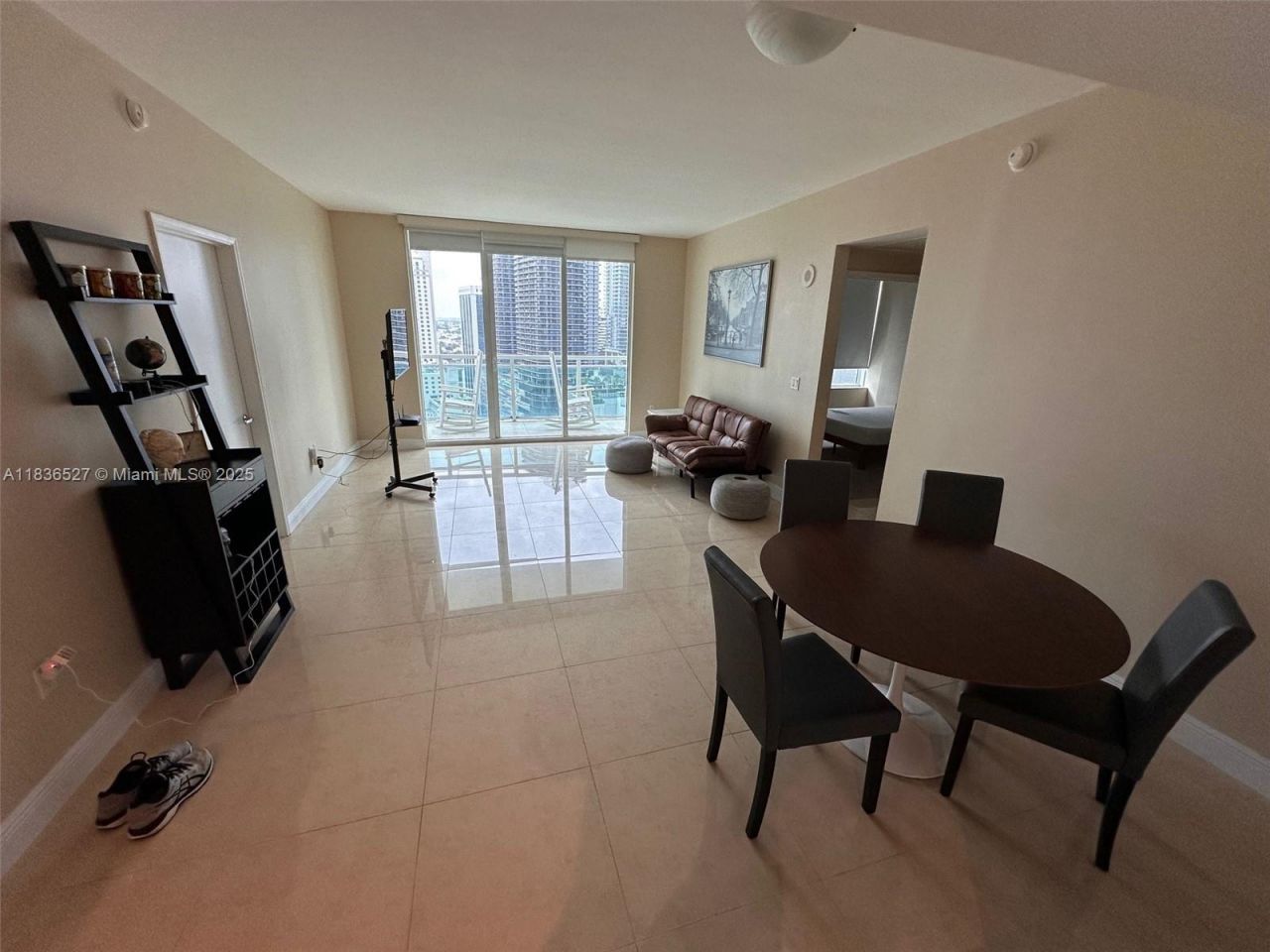 951 Brickell Ave, Unit 2405, Miami, FL 33131 Photo