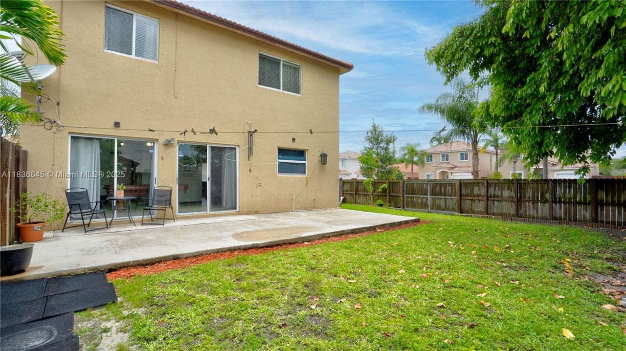 8740 SW 214th Ter, Cutler Bay, FL 33189 Photo