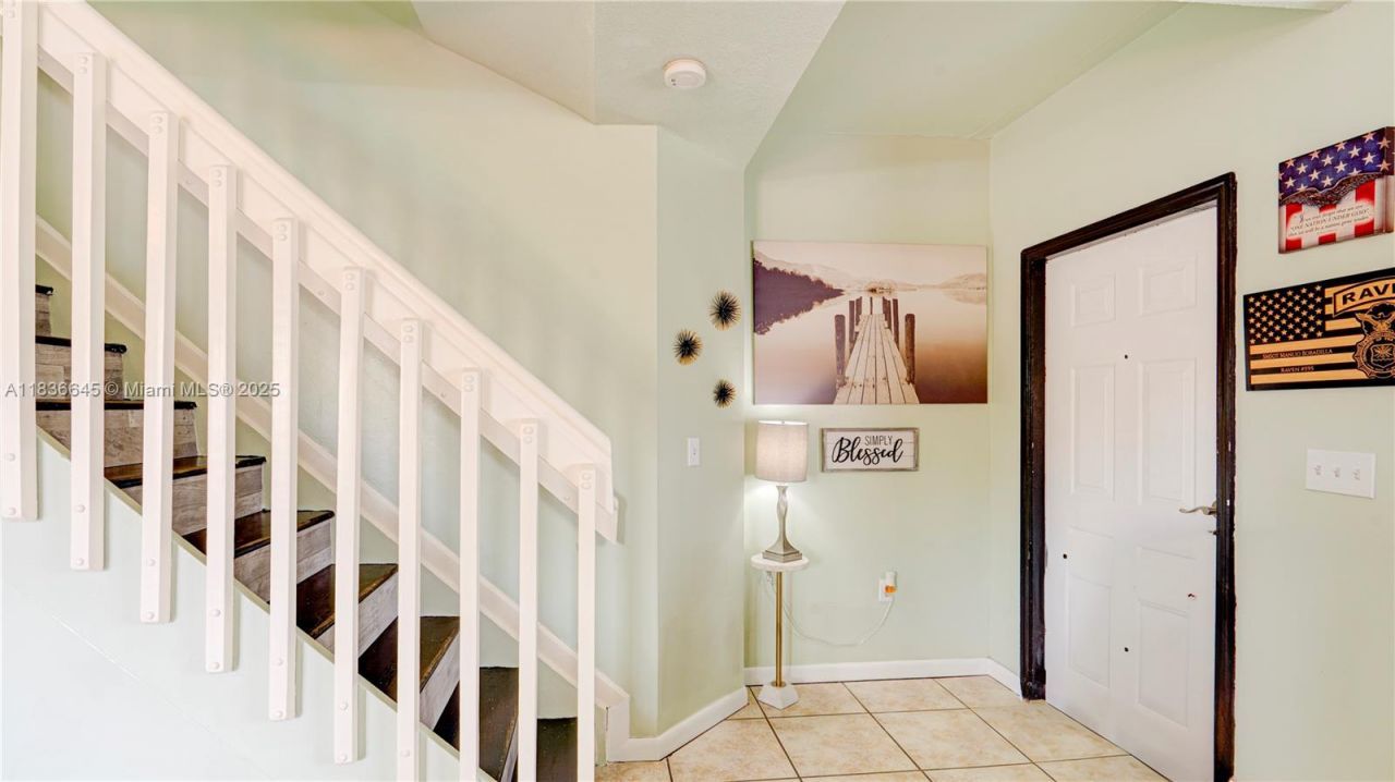 8740 SW 214th Ter, Cutler Bay, FL 33189 Photo