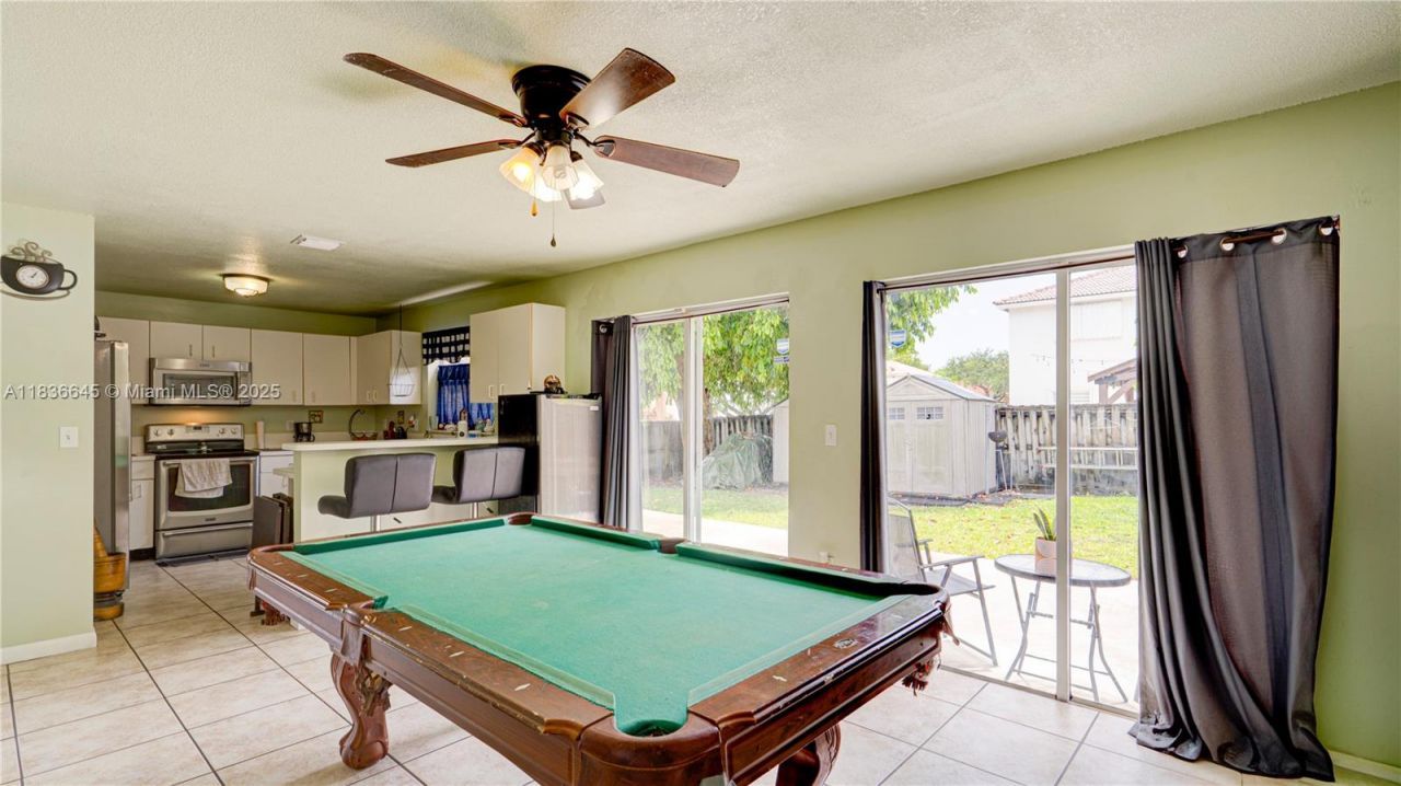 8740 SW 214th Ter, Cutler Bay, FL 33189 Photo