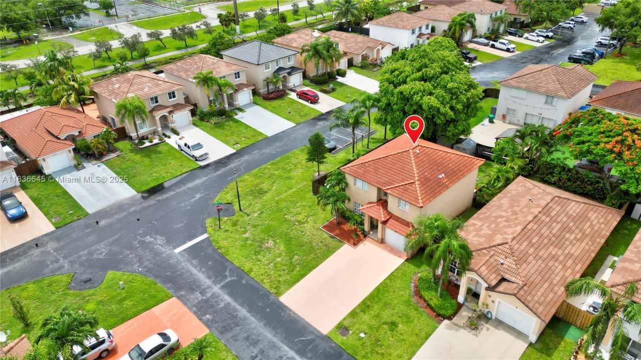 8740 SW 214th Ter, Cutler Bay, FL 33189 Photo