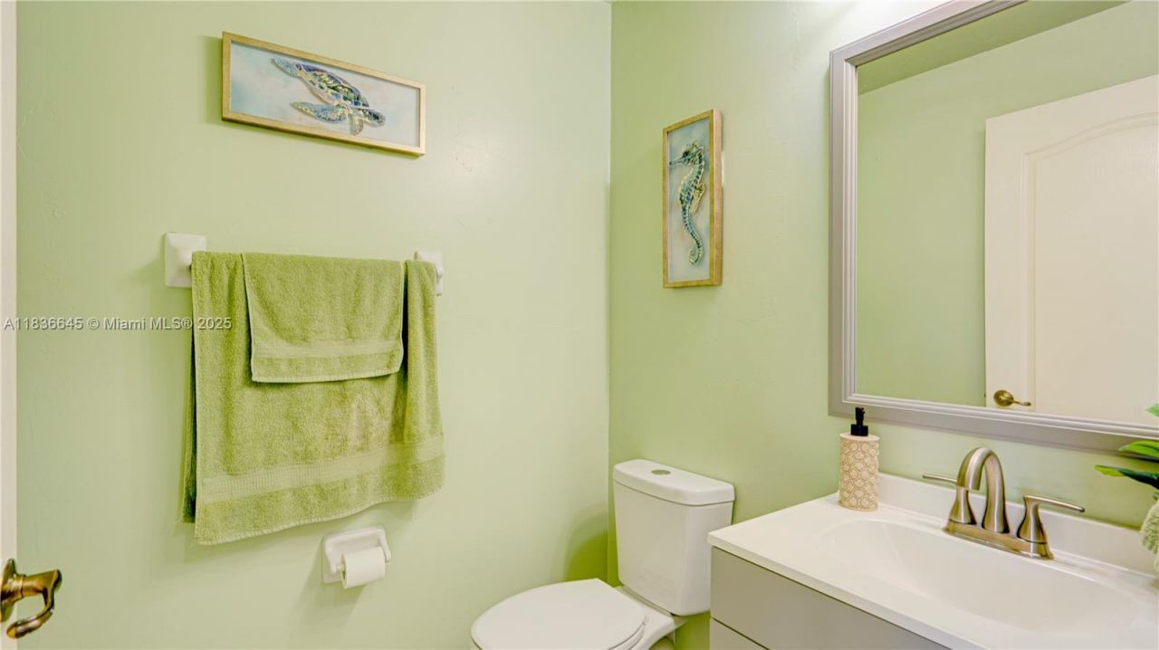 8740 SW 214th Ter, Cutler Bay, FL 33189 Photo