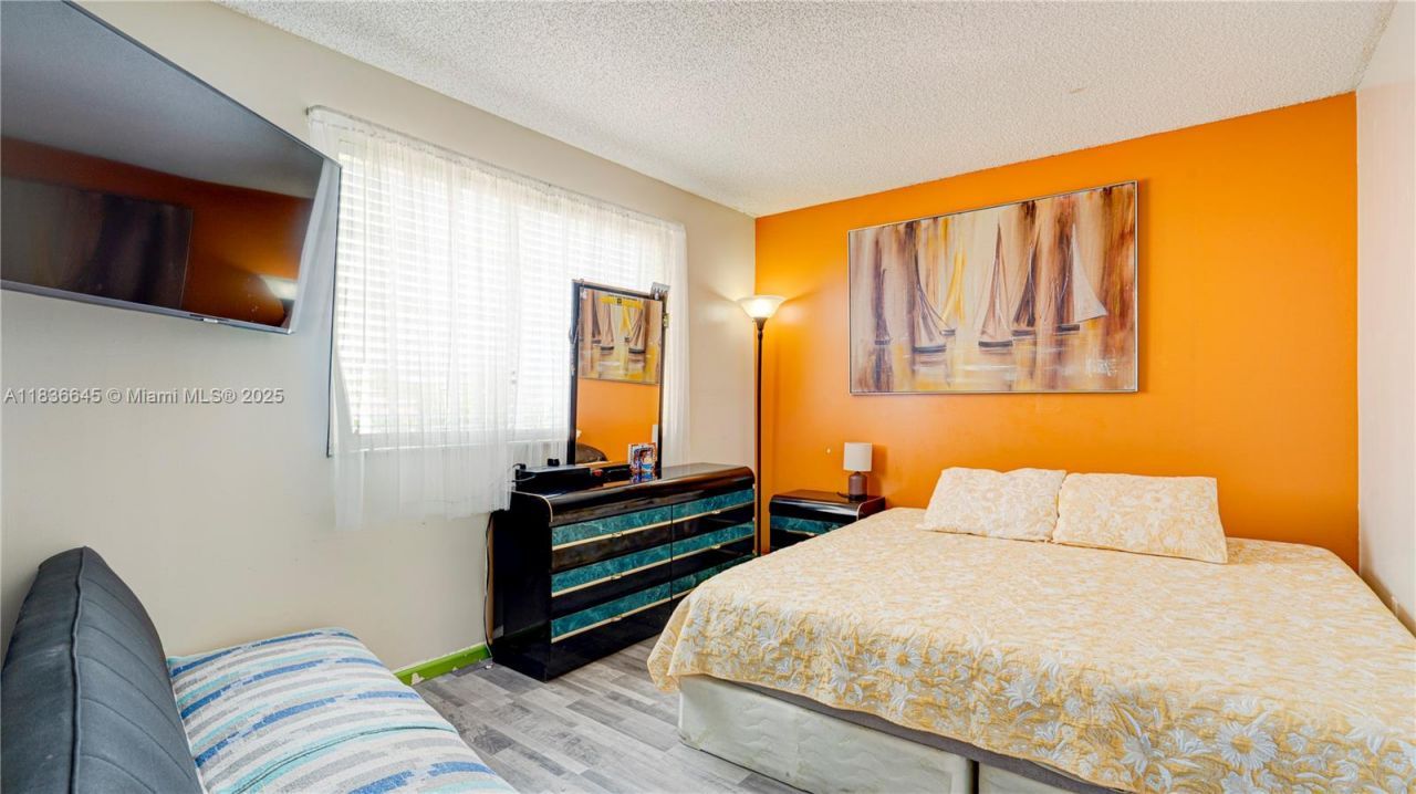 8740 SW 214th Ter, Cutler Bay, FL 33189 Photo