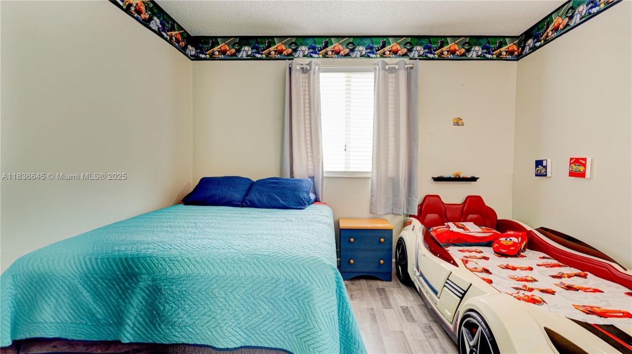 8740 SW 214th Ter, Cutler Bay, FL 33189 Photo