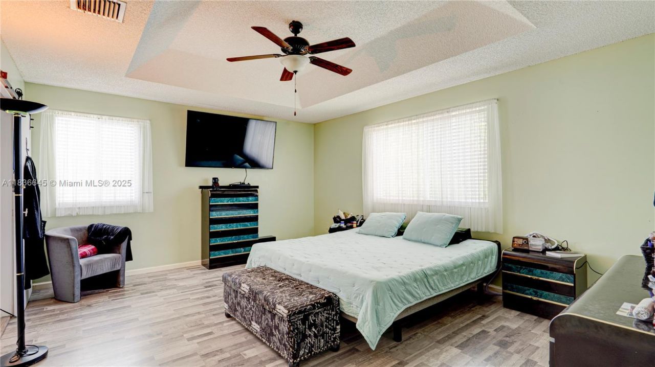 8740 SW 214th Ter, Cutler Bay, FL 33189 Photo