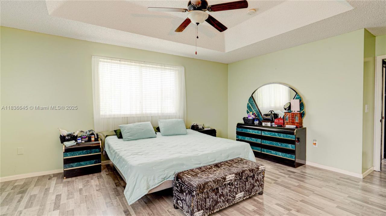 8740 SW 214th Ter, Cutler Bay, FL 33189 Photo