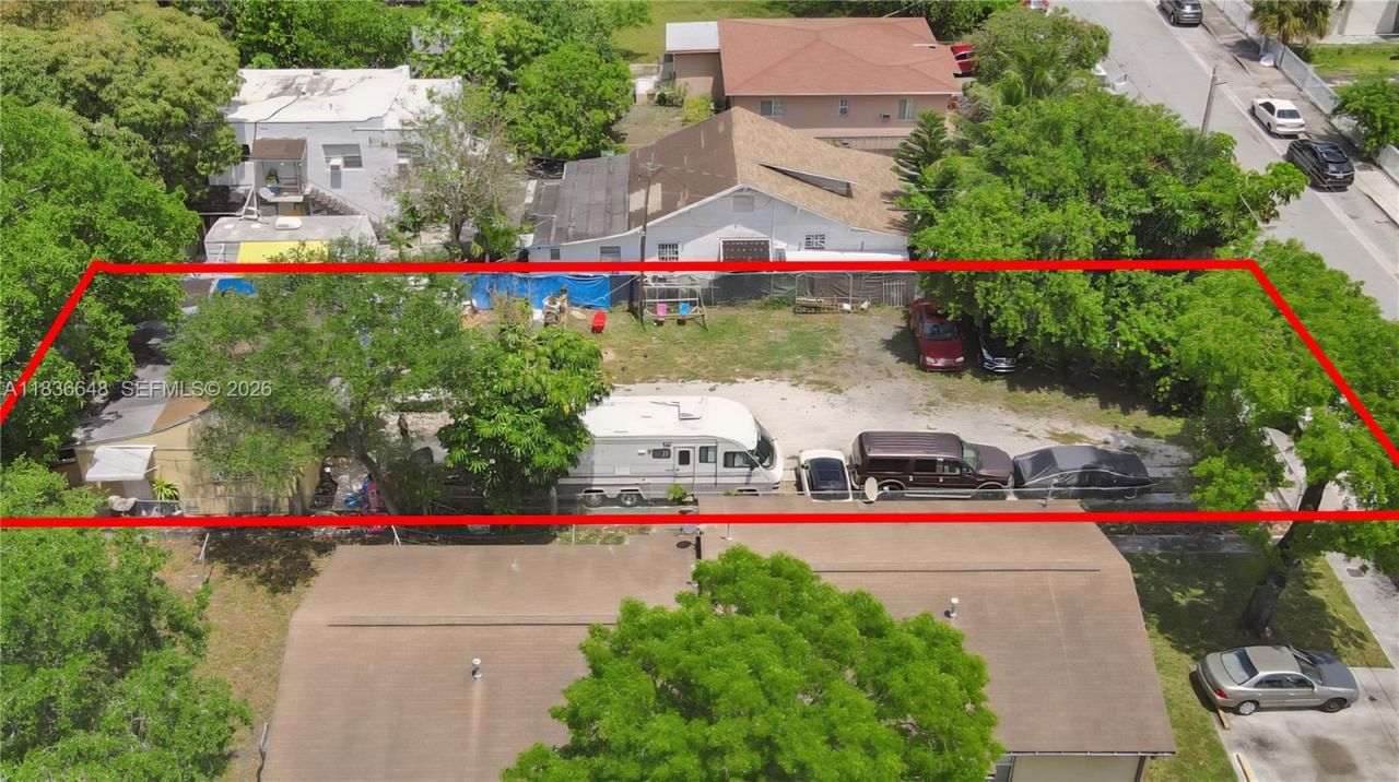 369 NW 33rd St, Miami, FL 33127 Photo