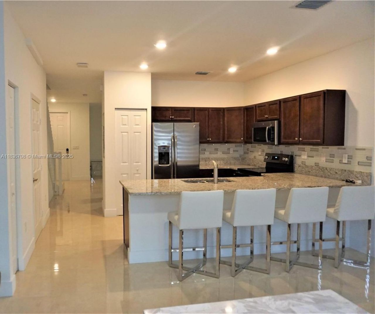 10498 W 33rd Way, Hialeah, FL 33018 Photo