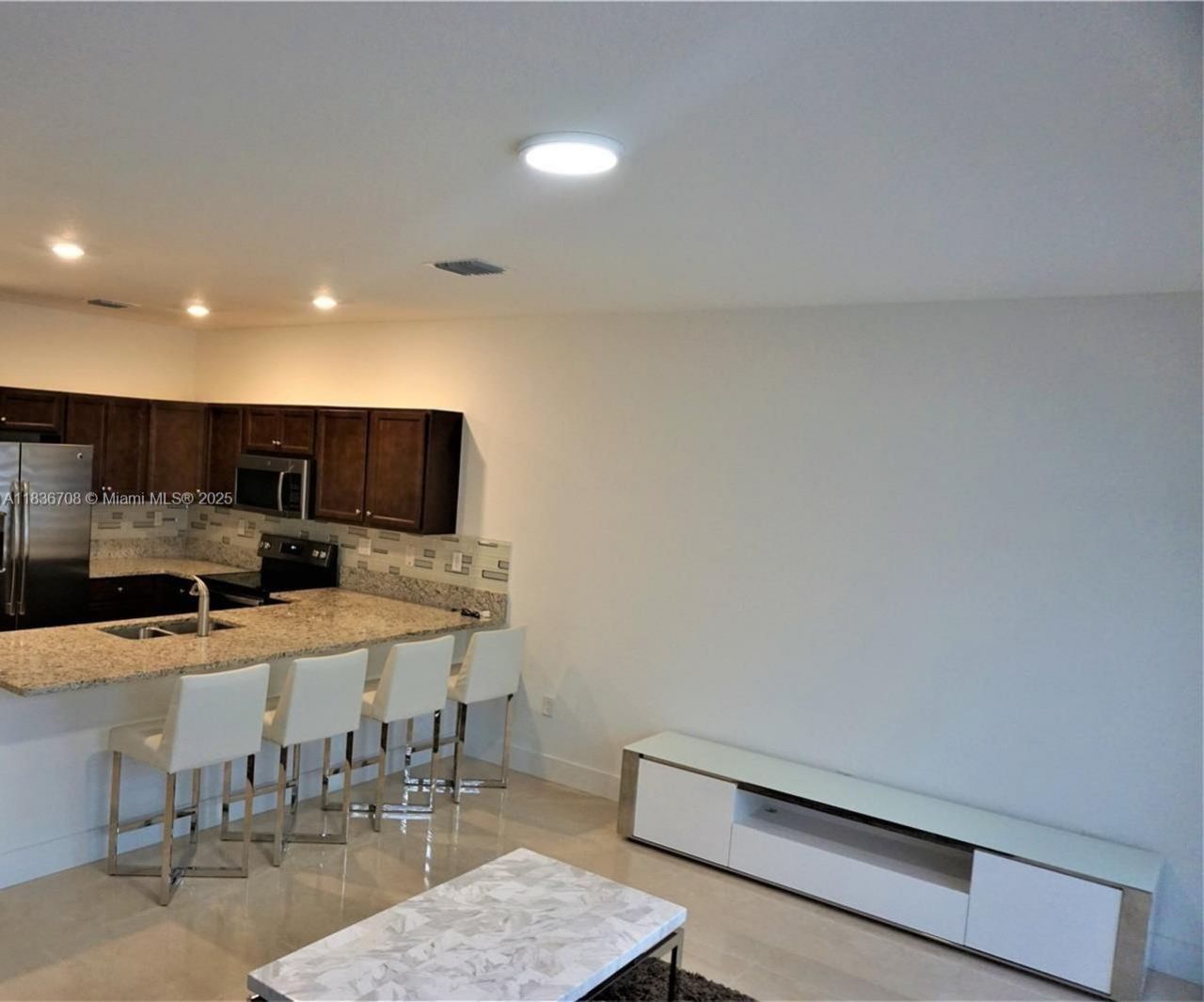 10498 W 33rd Way, Hialeah, FL 33018 Photo