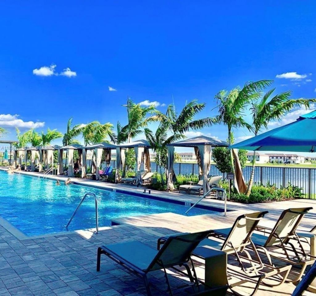 10498 W 33rd Way, Hialeah, FL 33018 Photo