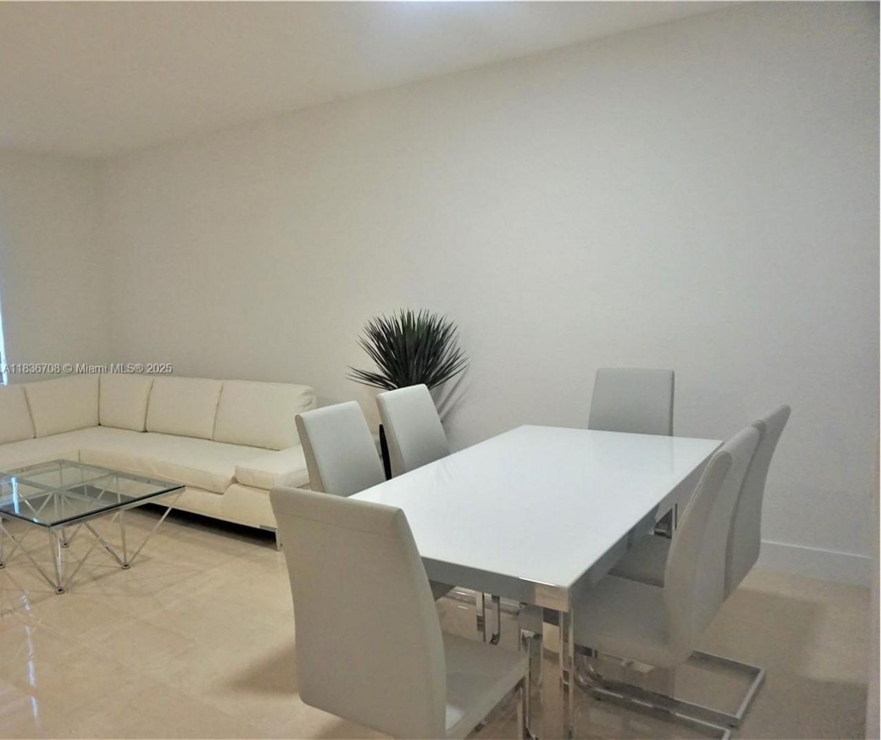 10498 W 33rd Way, Hialeah, FL 33018 Photo