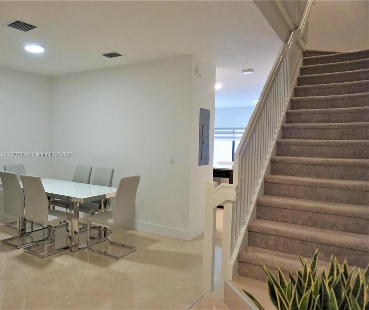 10498 W 33rd Way, Hialeah, FL 33018 Photo