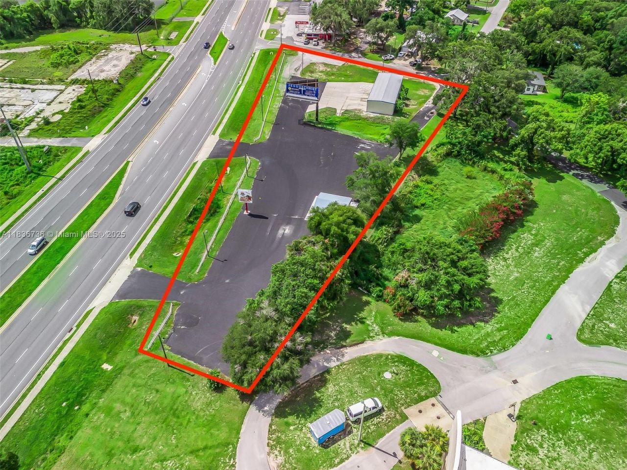 301 Beam Street, Fruitland Park, FL 34731 Photo