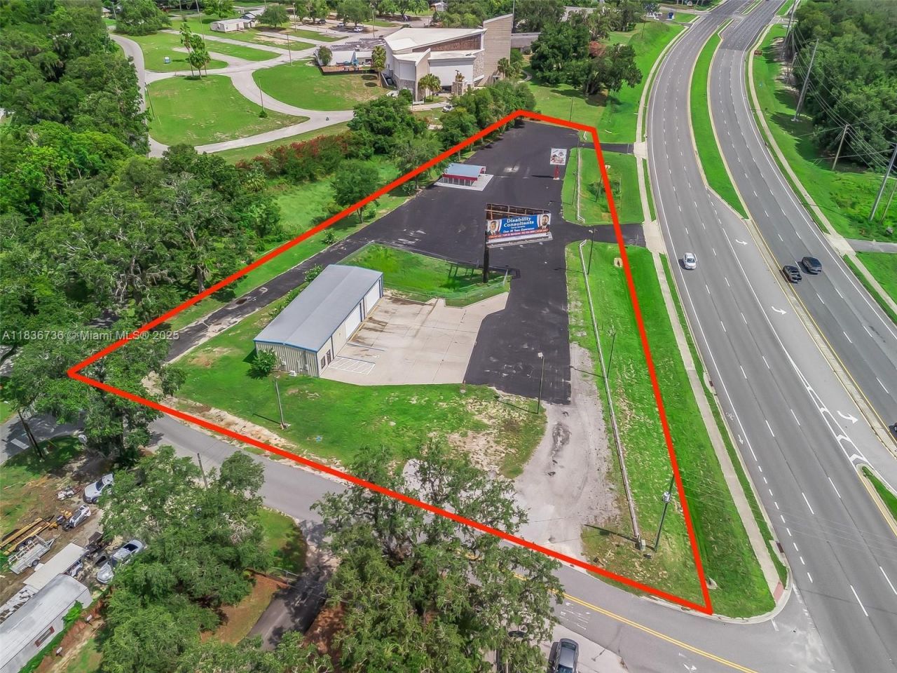 301 Beam Street, Fruitland Park, FL 34731 Photo