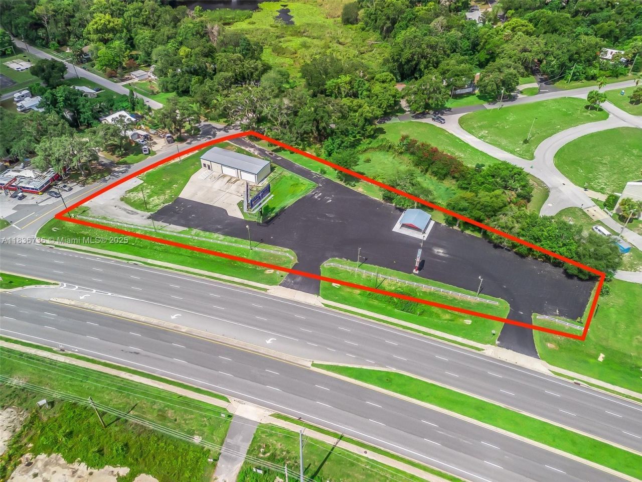 301 Beam Street, Fruitland Park, FL 34731 Photo