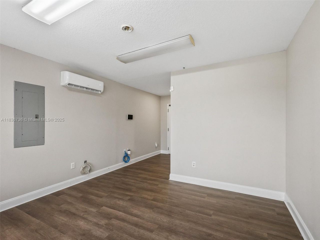 301 Beam Street, Fruitland Park, FL 34731 Photo