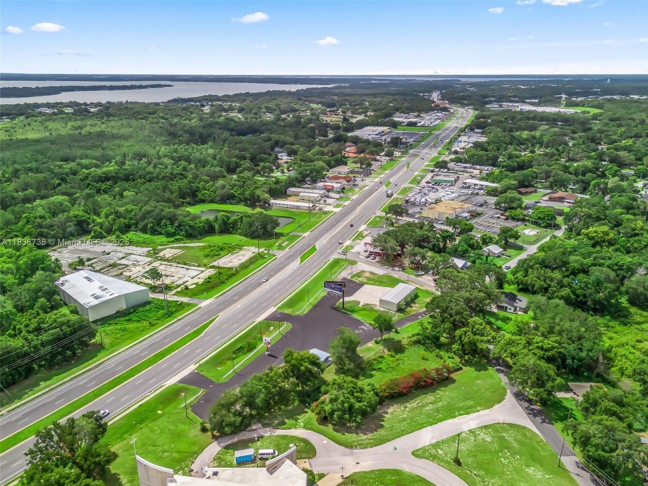 301 Beam Street, Fruitland Park, FL 34731 Photo