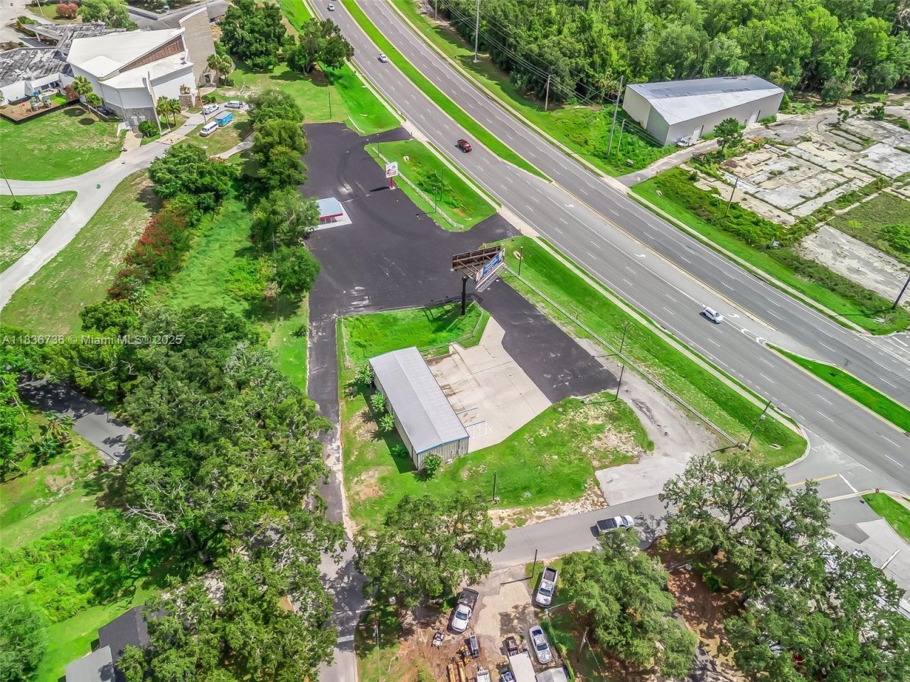 301 Beam Street, Fruitland Park, FL 34731 Photo