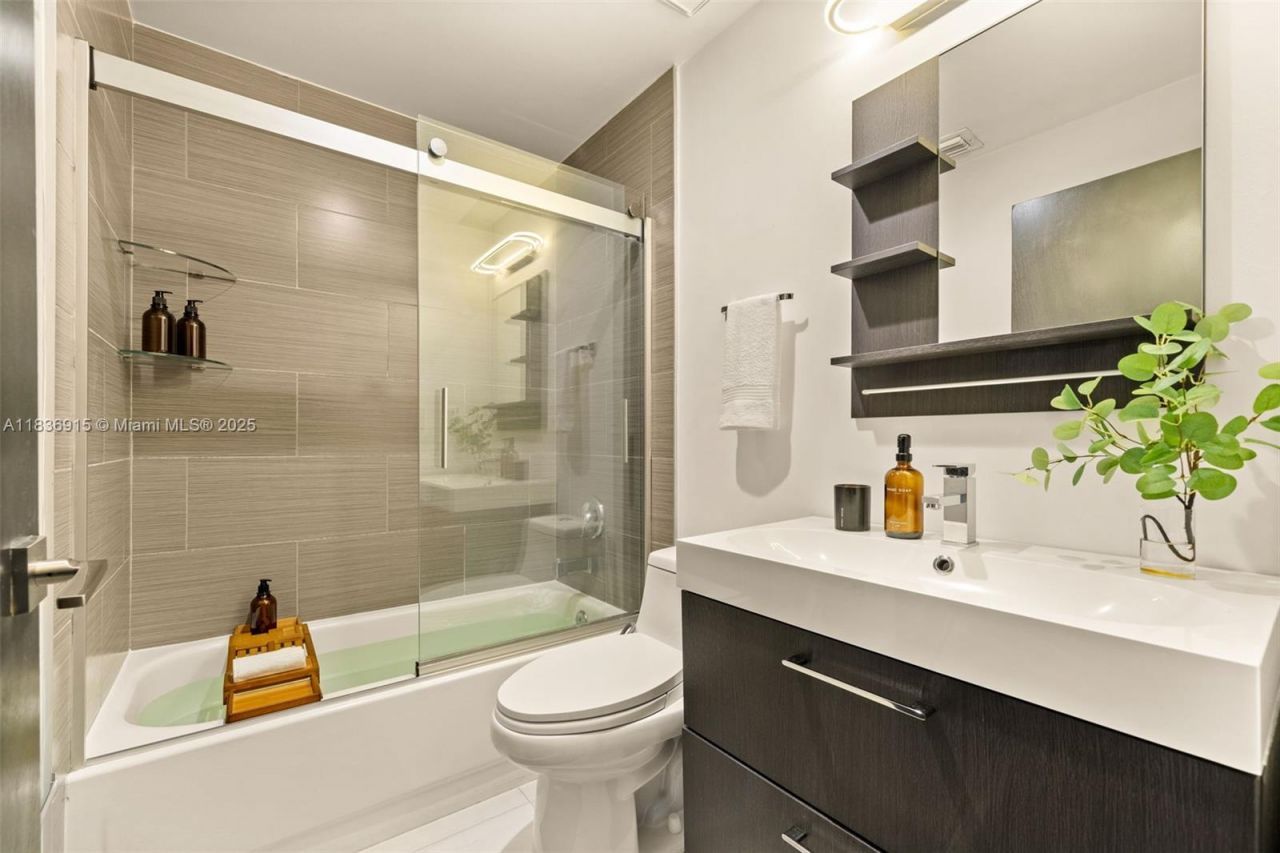 9755 NW 52nd St, Unit 206, Doral, FL 33178 Photo