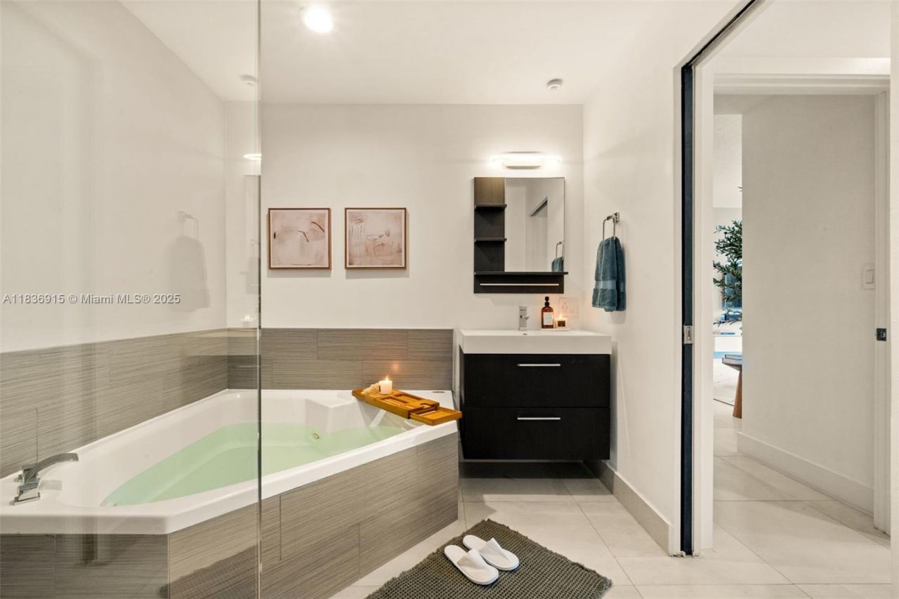 9755 NW 52nd St, Unit 206, Doral, FL 33178 Photo