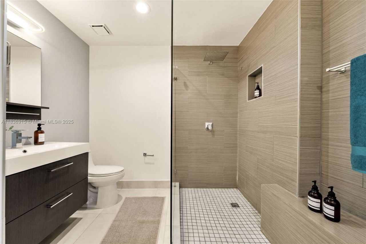 9755 NW 52nd St, Unit 206, Doral, FL 33178 Photo