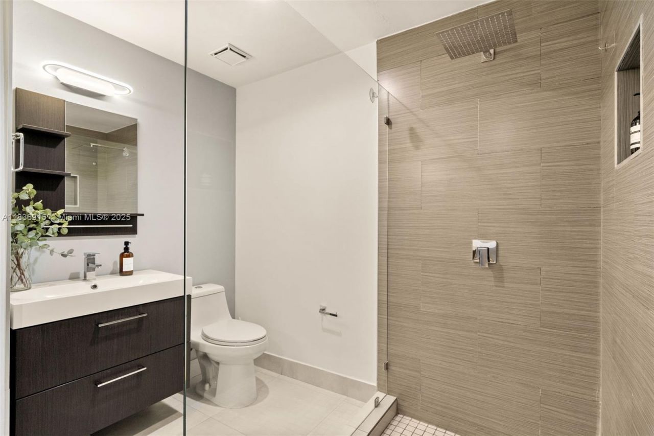 9755 NW 52nd St, Unit 206, Doral, FL 33178 Photo