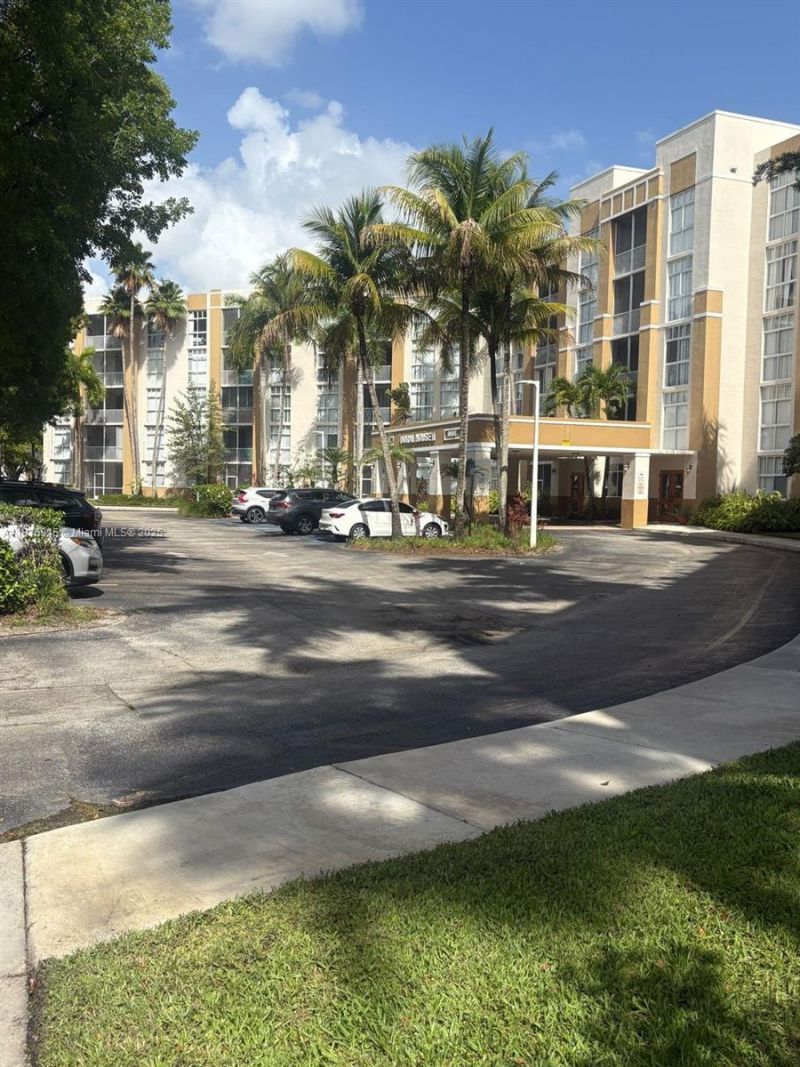 9755 NW 52nd St, Unit 206, Doral, FL 33178 Photo